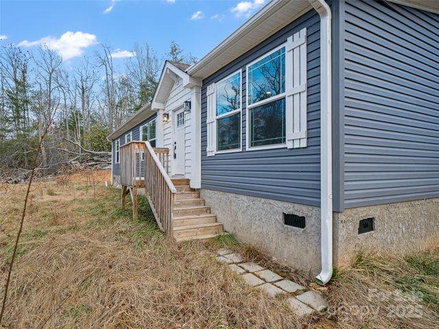 92 Jarrett Drive, Bakersville, NC 28705