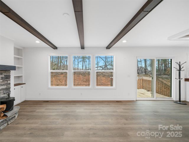 92 Jarrett Drive, Bakersville, NC 28705