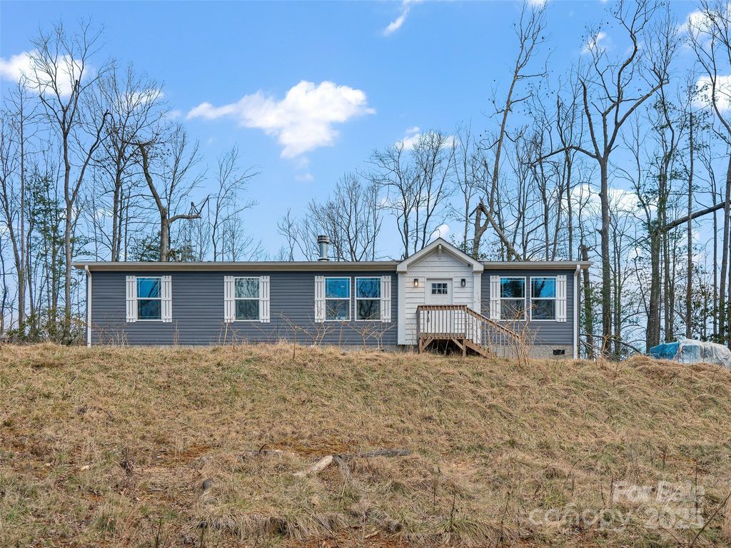 92 Jarrett Drive, Bakersville, NC 28705