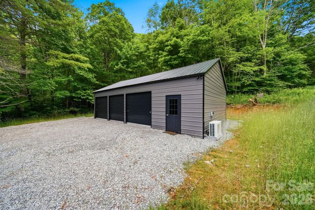 8788 Donald Barrier Street, Newland, NC 28657