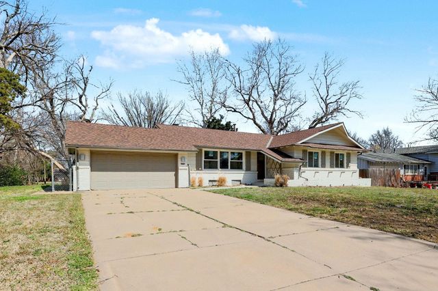 8026 E Morningside St, Wichita, KS 67207