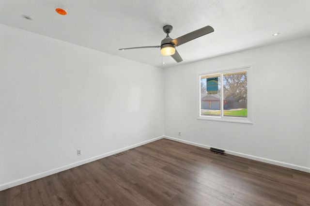 8026 E Morningside St, Wichita, KS 67207