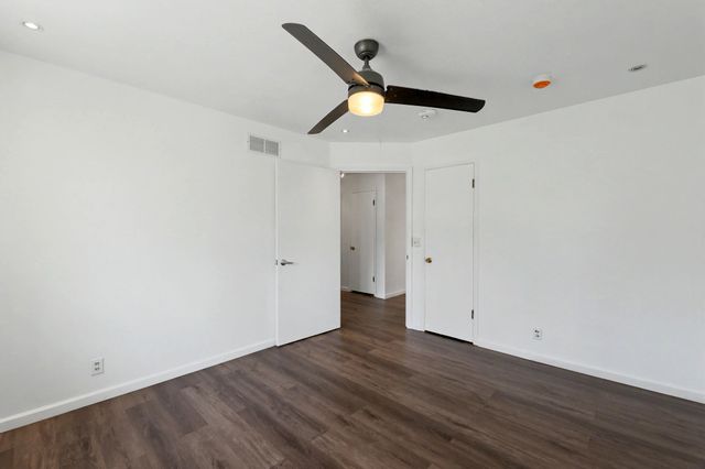 8026 E Morningside St, Wichita, KS 67207