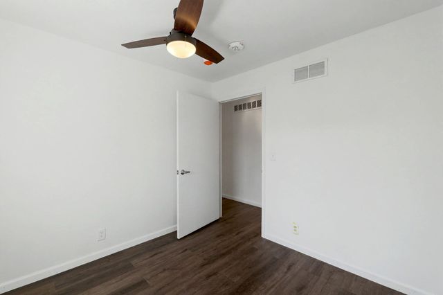 8026 E Morningside St, Wichita, KS 67207