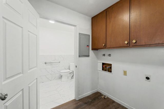 8026 E Morningside St, Wichita, KS 67207