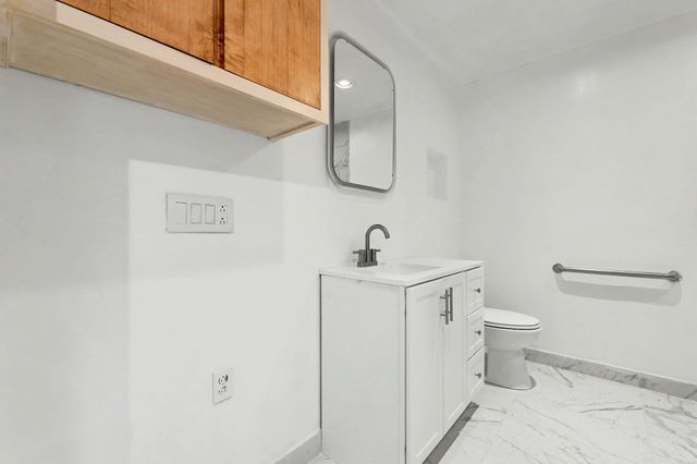 8026 E Morningside St, Wichita, KS 67207