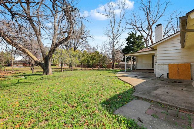 8026 E Morningside St, Wichita, KS 67207