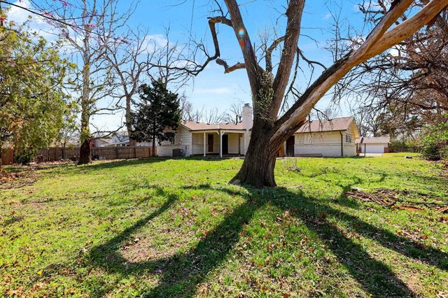 8026 E Morningside St, Wichita, KS 67207