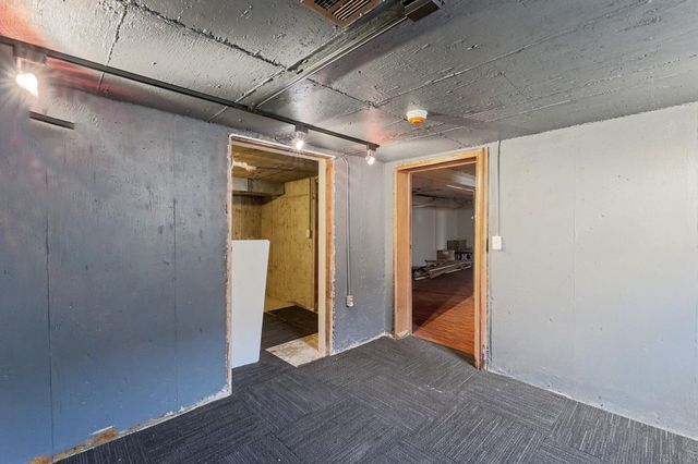 8026 E Morningside St, Wichita, KS 67207