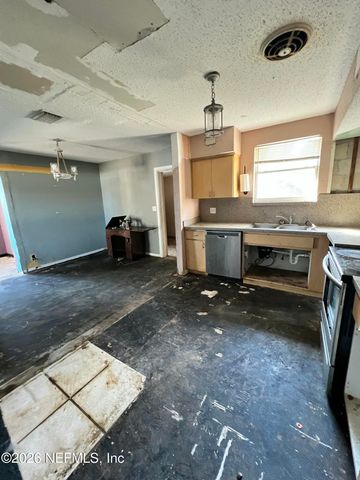 11310 VERA Drive, Jacksonville, FL 32218