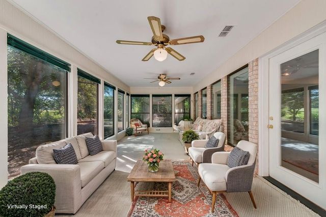 104 Kiowa Drive N, Gainesville, TX 76240