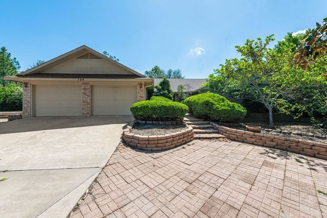 104 Kiowa Drive N, Gainesville, TX 76240