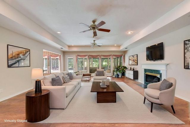 104 Kiowa Drive N, Gainesville, TX 76240