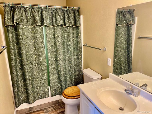 8304 Pebble Creek Way 203, Highlands Ranch, CO 80126