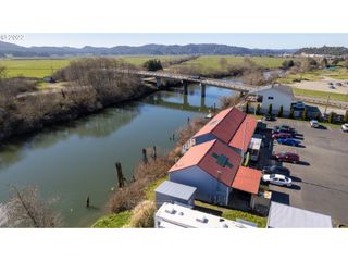 751 W RIVERSIDE Dr, Coquille, OR 97423