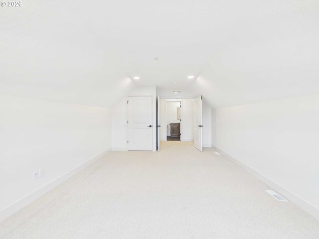 521 W 20TH Way, La Center, WA 98629