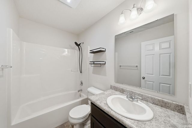 215 Station House Pass, Garrett, IN 46738