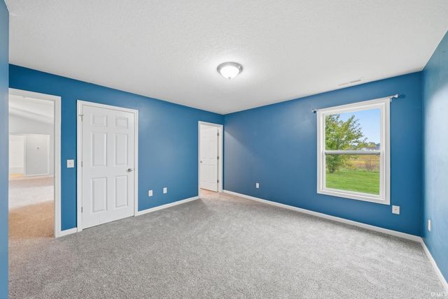 215 Station House Pass, Garrett, IN 46738