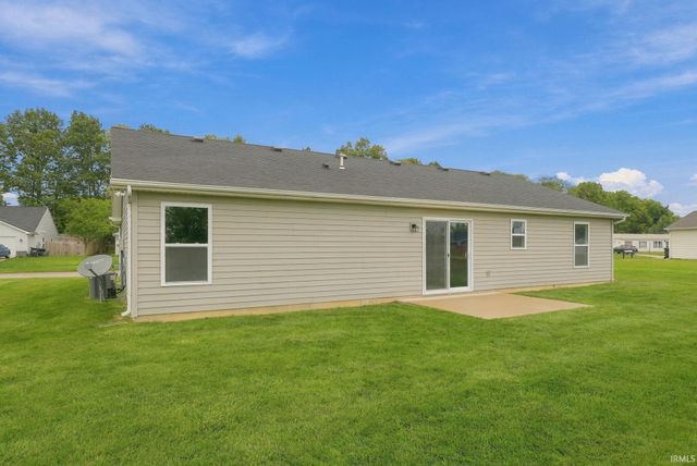 215 Station House Pass, Garrett, IN 46738