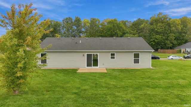 215 Station House Pass, Garrett, IN 46738