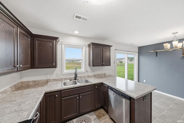 215 Station House Pass, Garrett, IN 46738