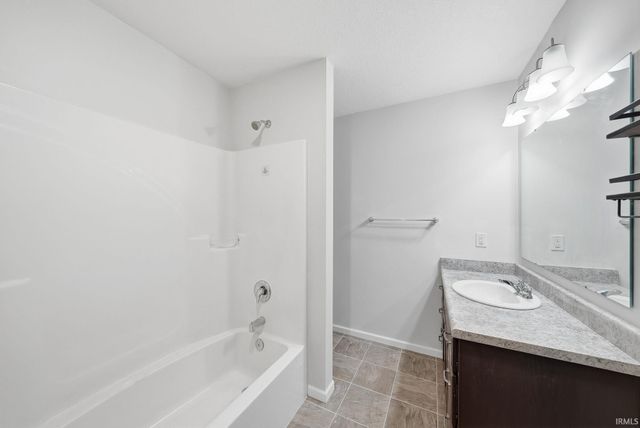 215 Station House Pass, Garrett, IN 46738