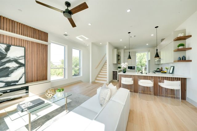 512 N Lancaster Street 4, Dallas, TX 75203