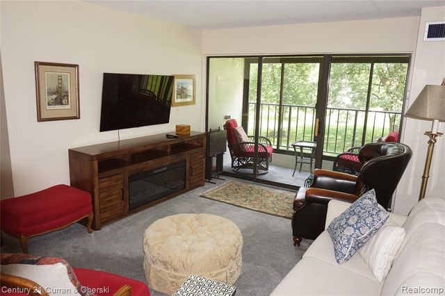 21800 Morley Avenue 105, Dearborn, MI 48124