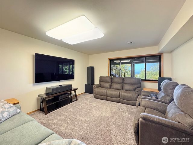 412 Doe Run Road, Sequim, WA 98382