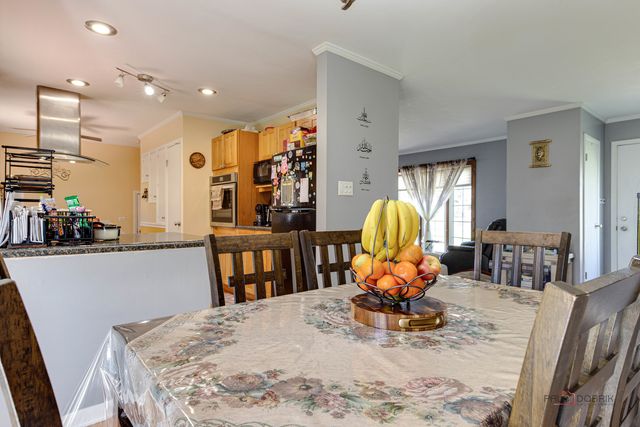 23W073 Dickens Avenue, Glen Ellyn, IL 60137