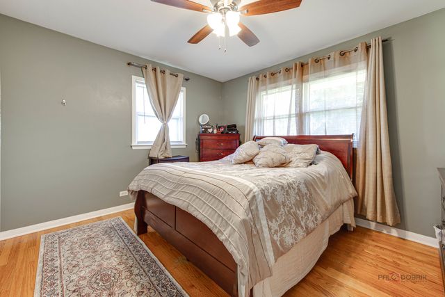 23W073 Dickens Avenue, Glen Ellyn, IL 60137