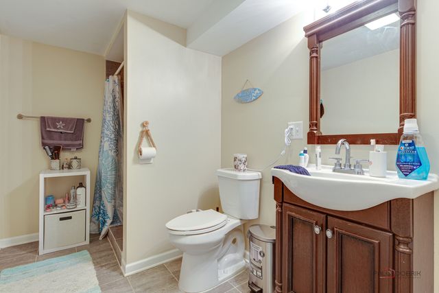 23W073 Dickens Avenue, Glen Ellyn, IL 60137
