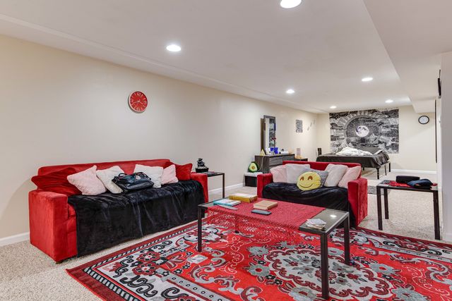 23W073 Dickens Avenue, Glen Ellyn, IL 60137