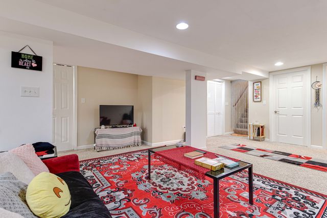 23W073 Dickens Avenue, Glen Ellyn, IL 60137