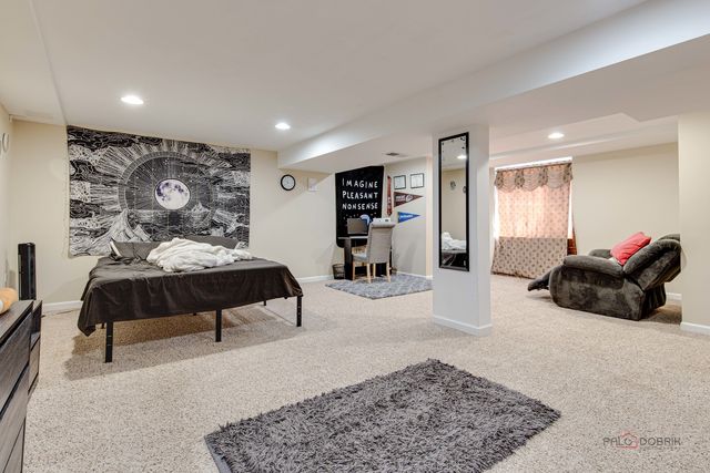 23W073 Dickens Avenue, Glen Ellyn, IL 60137