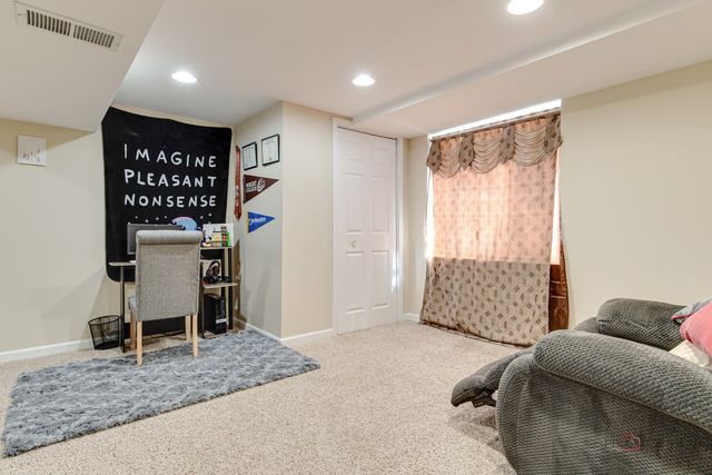 23W073 Dickens Avenue, Glen Ellyn, IL 60137