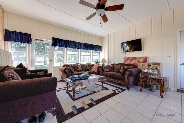 23W073 Dickens Avenue, Glen Ellyn, IL 60137