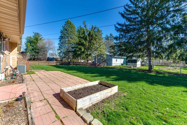 23W073 Dickens Avenue, Glen Ellyn, IL 60137