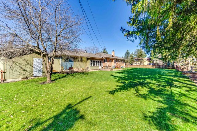 23W073 Dickens Avenue, Glen Ellyn, IL 60137