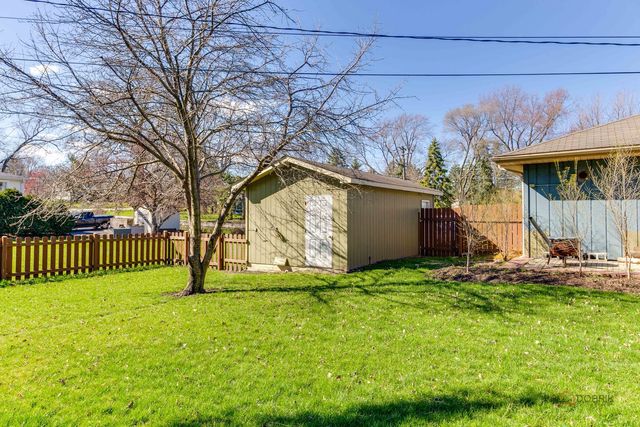 23W073 Dickens Avenue, Glen Ellyn, IL 60137