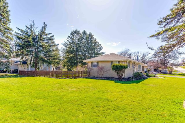 23W073 Dickens Avenue, Glen Ellyn, IL 60137