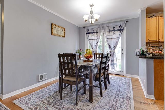 23W073 Dickens Avenue, Glen Ellyn, IL 60137