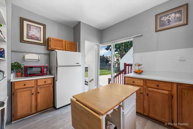 865 Illinois Avenue, Elgin, IL 60120