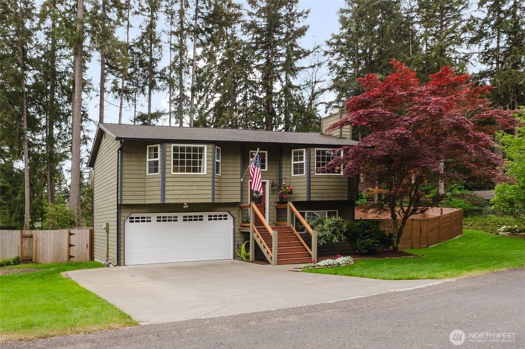 8616 Foster Grove Court NE, Bremerton, WA 98311