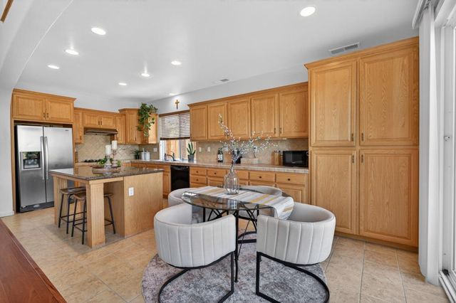 10250 Canadeo Cir, Elk Grove, CA 95757