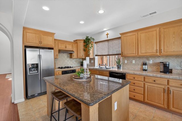 10250 Canadeo Cir, Elk Grove, CA 95757