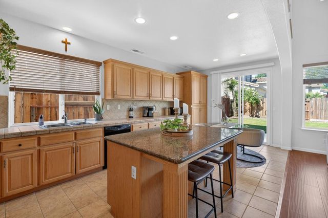 10250 Canadeo Cir, Elk Grove, CA 95757