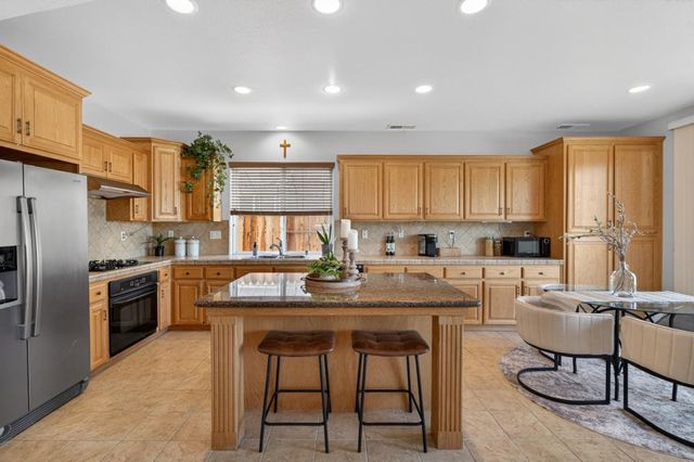 10250 Canadeo Cir, Elk Grove, CA 95757