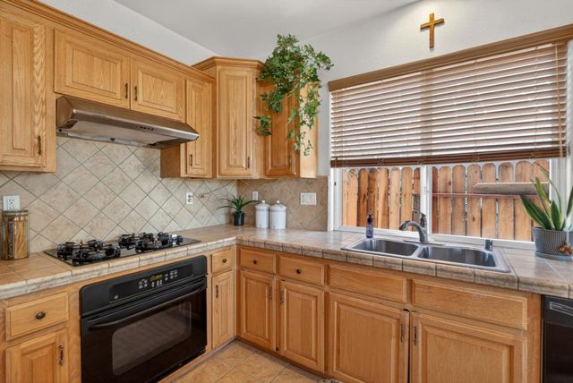 10250 Canadeo Cir, Elk Grove, CA 95757