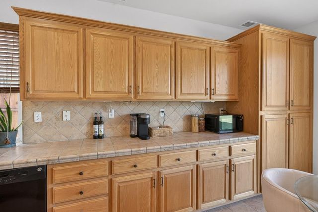 10250 Canadeo Cir, Elk Grove, CA 95757